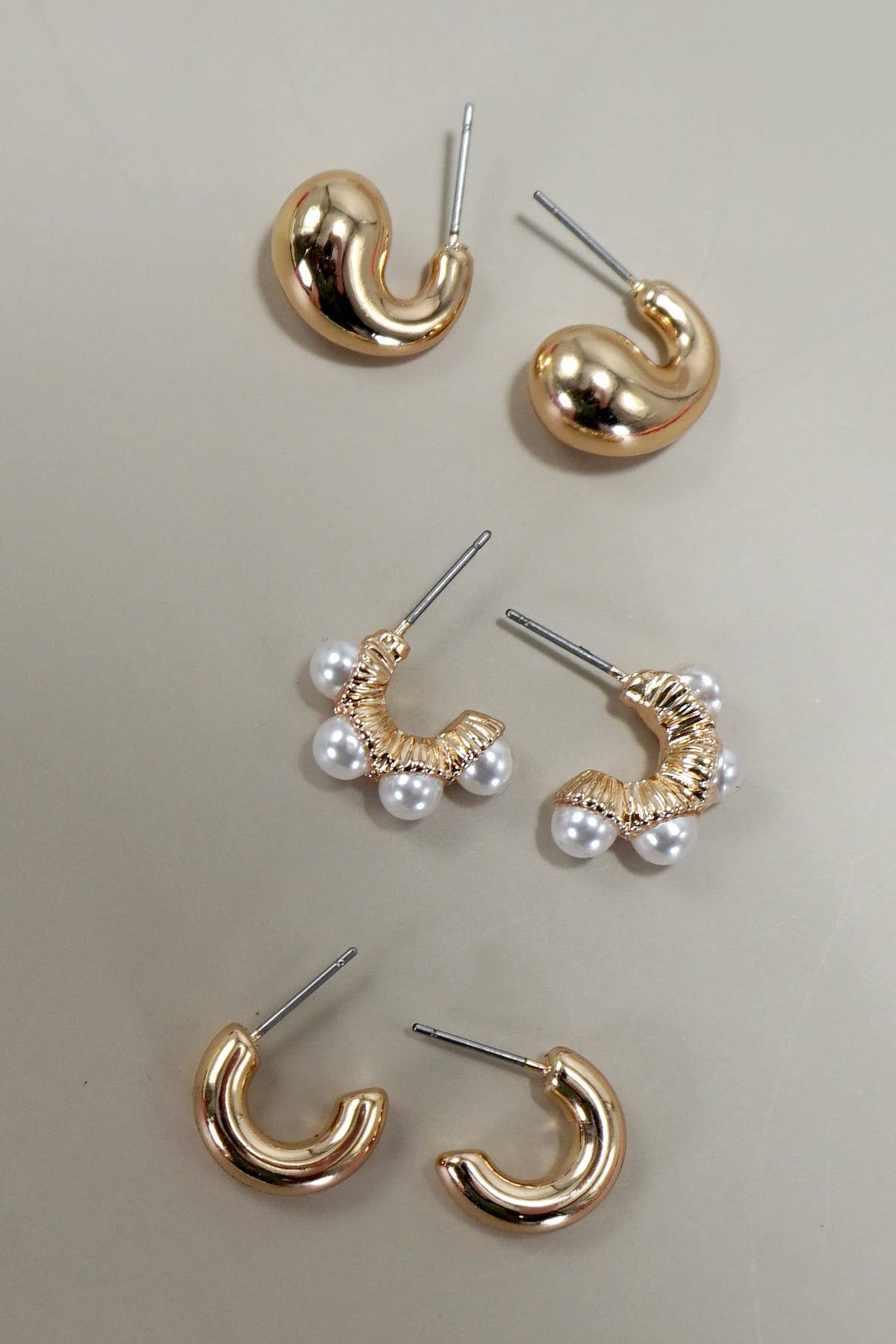 Pearl Crush Gold Huggie Trio 🤍