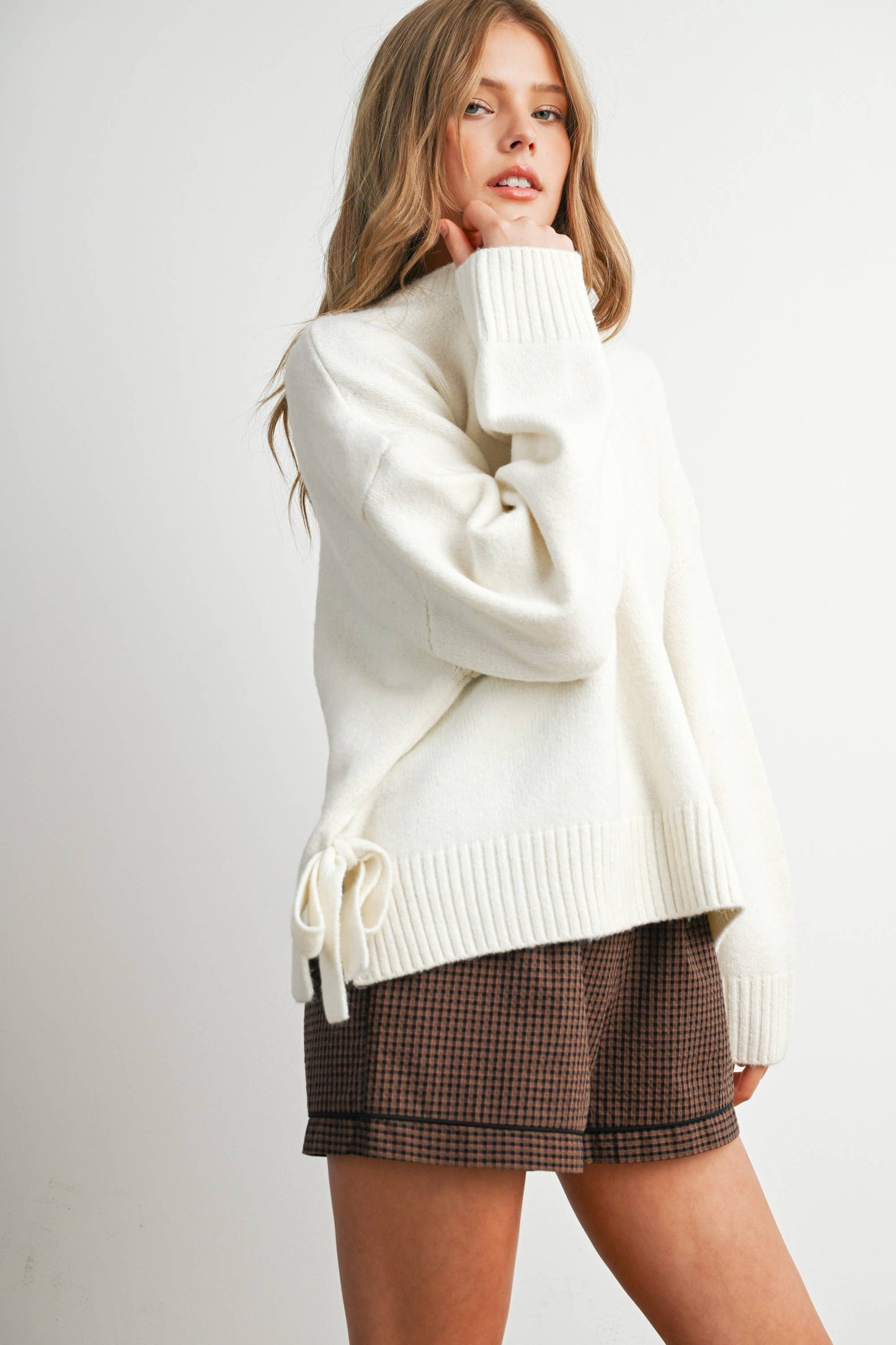 Cozy Knot Crewneck Sweater 🤍